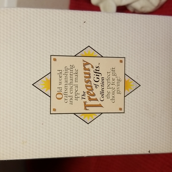 Jade Porcelain Figurine - Picture 9 of 10